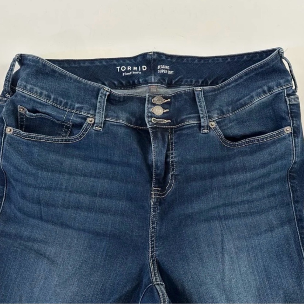 Torrid Jegging Skinny Super Soft High Rise Dark Wash Jeans size 18T - Picture 8 of 11